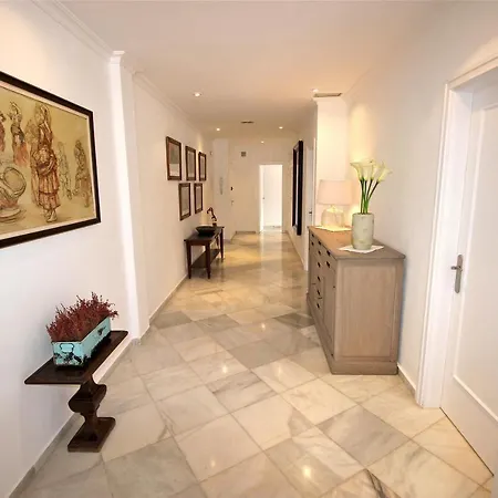 Deluxe On The Marbella