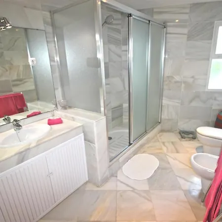 Deluxe On The Marbella